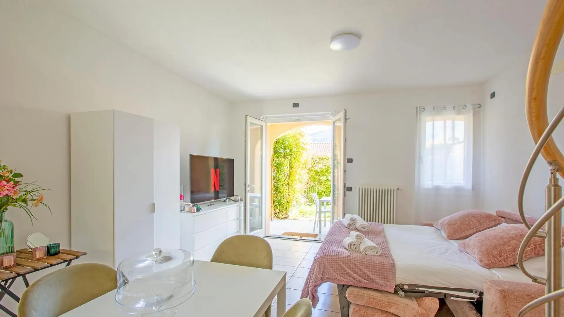 Starlight House - Garden Garage Shared Pool Διαμέρισμα Lenno